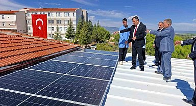 Gördes'in güneşi okula enerji vermeye başladı