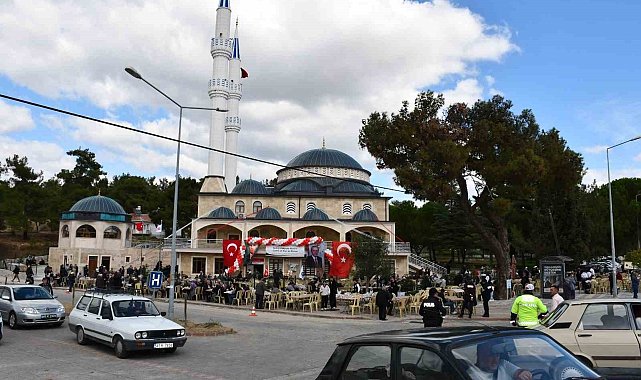 Gördes'te 100 milyon liralık cami ve Kur'an kursu hizmete açıldı
