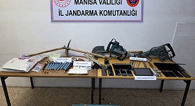 Gördes'te patlayıcılarla kaçak define kazısına suçüstü: 8 gözaltı