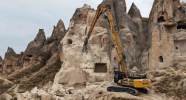 Göreme'de bir kısmı çöken peribacasının çevresinde temizlik çalışmaları başladı