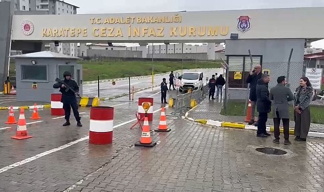 Görevinden uzaklaştırılan Üsküdar Belediye Başkanı Dedetaş ev hapsiyle tahliye edildi