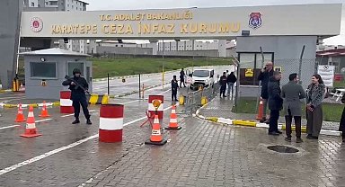 Görevinden uzaklaştırılan Üsküdar Belediye Başkanı Dedetaş ev hapsiyle tahliye edildi