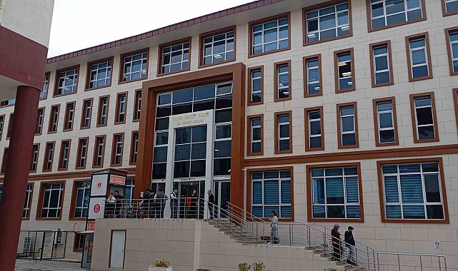 Güllü'nün kızı Tuğyan Ülkem Gülter suçlamaları kabul etmedi: "Annem düştü, herhangi bir temas ettiğini görmedim"