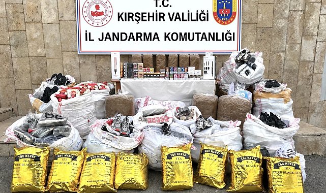 Gümrük kaçağı eşya sevkiyatına jandarma engeli: 2,8 milyon liralık ürün ele geçirildi