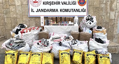 Gümrük kaçağı eşya sevkiyatına jandarma engeli: 2,8 milyon liralık ürün ele geçirildi
