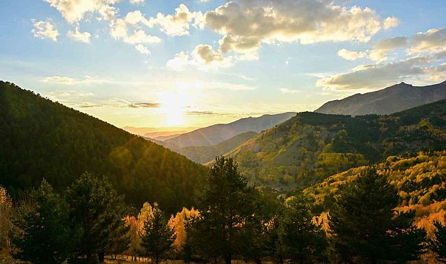 Gümüşhane'de sarıdan kızıla mest eden manzaralar