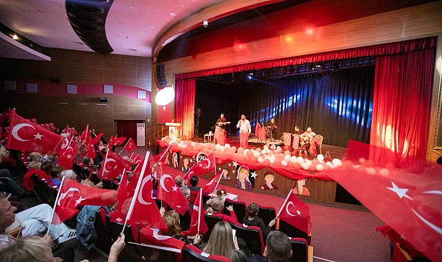 Güzelbahçeliler 'Cumhuriyet Yürüyüşü'nde buluştu