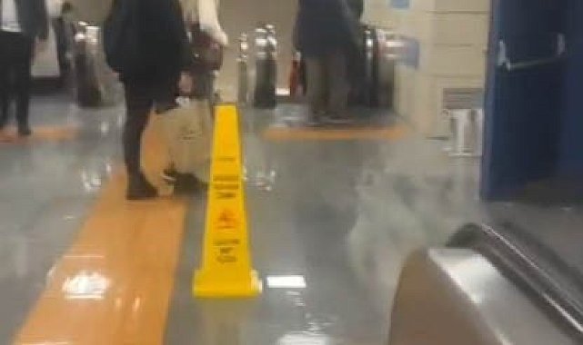Hacıosman metro durağını su bastı: Tavandan akan suları görenler şaşırdı