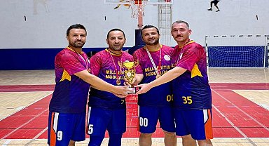 Hakkari Millî Eğitim Müdürlüğü Basketbol Takımı şampiyon oldu