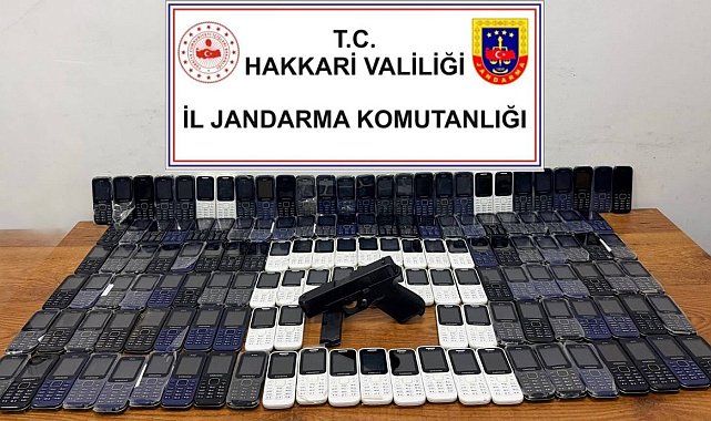 Hakkari'de 142 kaçak cep telefonu ele geçirildi