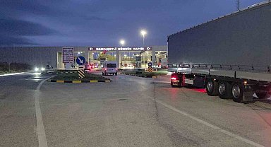 Hamzabeyli Gümrük Kapısı açıldı, tır çıkışlardı tekrar başladı