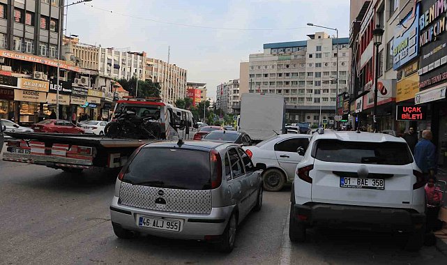 Hatalı parklar trafik akışını etkiledi, vatandaşlar tepki gösterdi