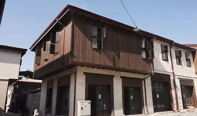 Hatay'da Kurtuluş Caddesi yeniden hayat buluyor