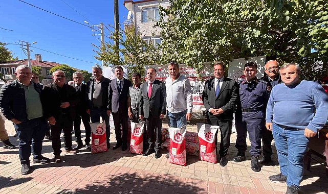 Hayrabolu'da 96 çiftçiye yüzde 50 hibeli kanola tohumu dağıtıldı