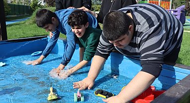 Hereke'den gelen öğrenciler Otizm Spor ve Yaşam Evi'nde buluştu
