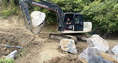 Heyelan bölgesinde yol güvenliği sağlandı