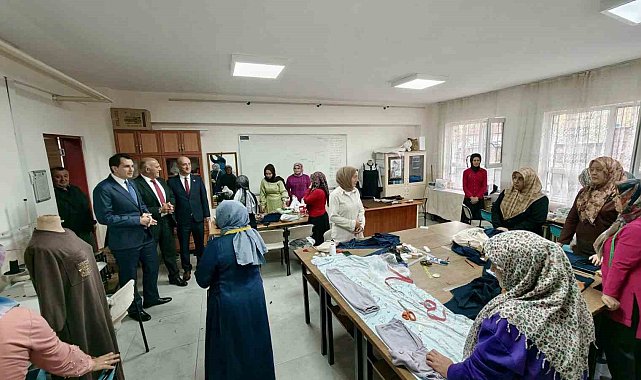 Hisarcık Kaymakamı Atam'dan halk eğitimi kurslarına ziyaret