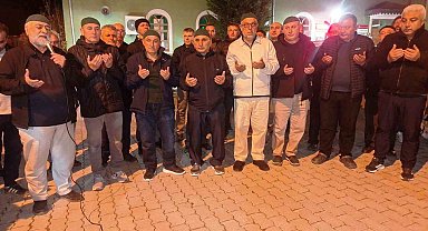 Hisarcık'ta 23 kişilik umre kafilesi dualarla uğurlandı