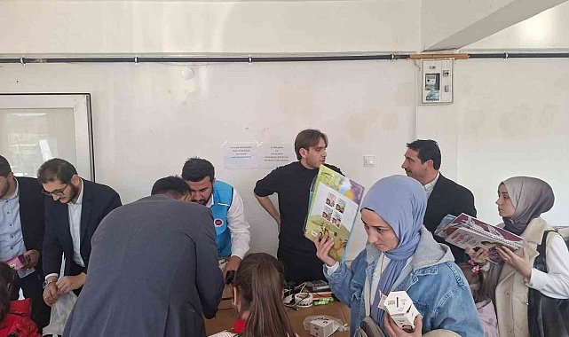 Hisarcık'ta kitap fuarı açıldı
