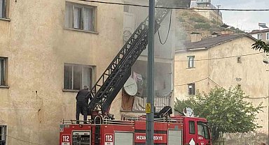 Hizan'da ev yangını büyümeden söndürüldü