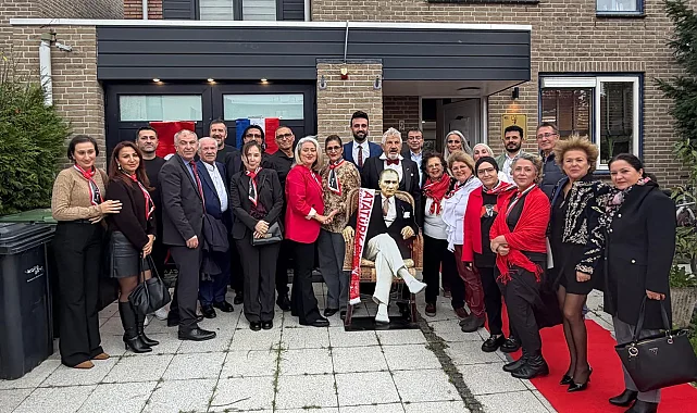 Hollanda Atatürk Evi'nde coşkulu kutlama