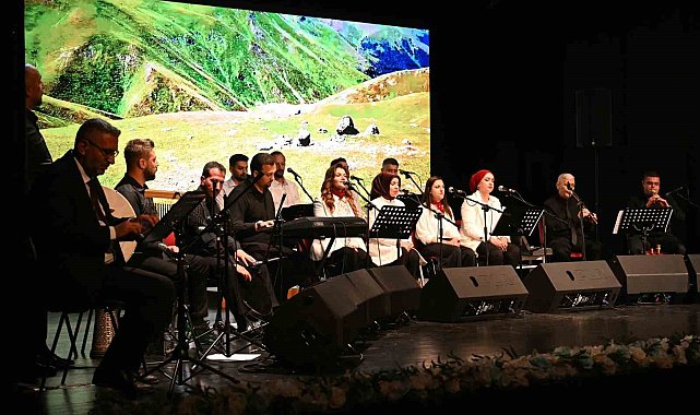 İbrahim Erkal Dadaş Kültür ve Sanat Merkezi'nde "Yayla Türküleri" rüzgarı esti