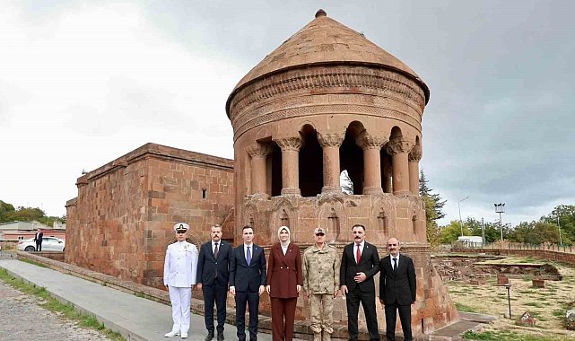İçişleri Bakan Yardımcısı Kübra Güran Yiğitbaşı, Ahlat'ın tarihi mekanlarına ziyaret etti