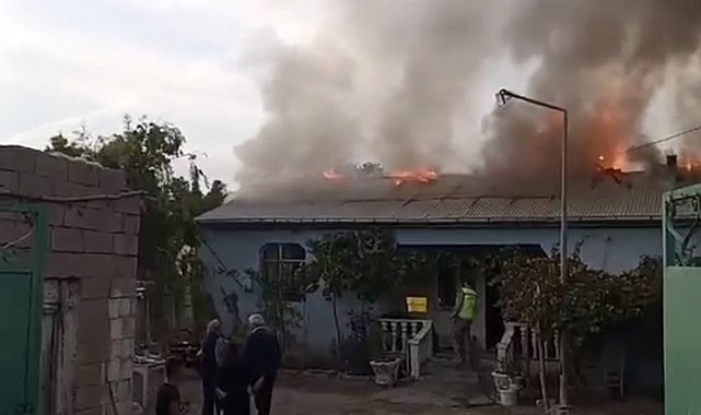 Iğdır'da yangında bir ev kullanılamaz hale geldi