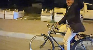 Iğdır'da yaşlı vatandaş Cumhuriyet konvoyuna bisikletiyle katıldı