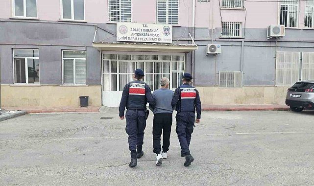 İhsaniye'de aranan şahsı jandarma yakaladı