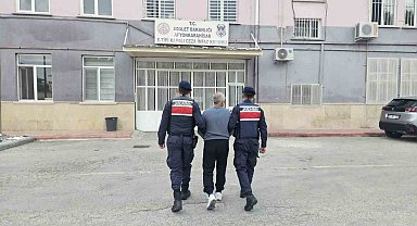 İhsaniye'de aranan şahsı jandarma yakaladı