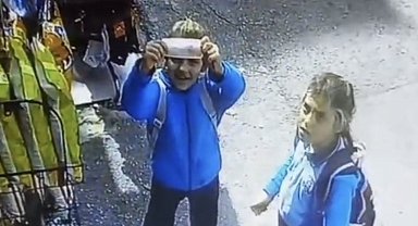 İki öğrencinin örnek davranışını kamera böyle görüntüledi