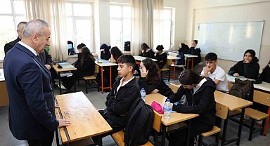İl Milli Eğitim Müdürü Akbaş, öğrencilerle bir araya geldi