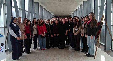 İletişim Fakültesi'nde "Sürdürülebilir yaşam için geri-dönüşüm" sergisi açıldı