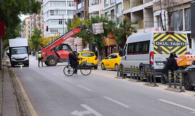 İnşaat çalışması trafiği kilitledi