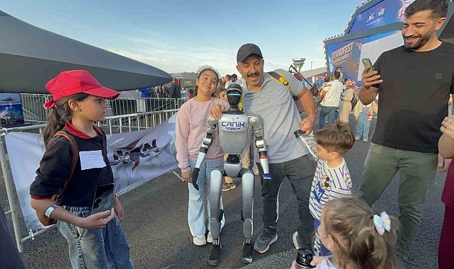 İnsansı robot, TEKNOFEST'in ilgi odağı oldu