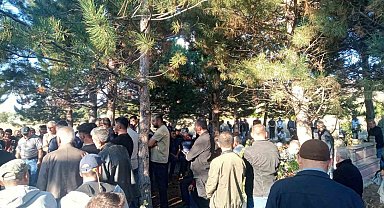 İş makinasıyla çarpışan serviste hayatını kaybeden şoför toprağa verildi