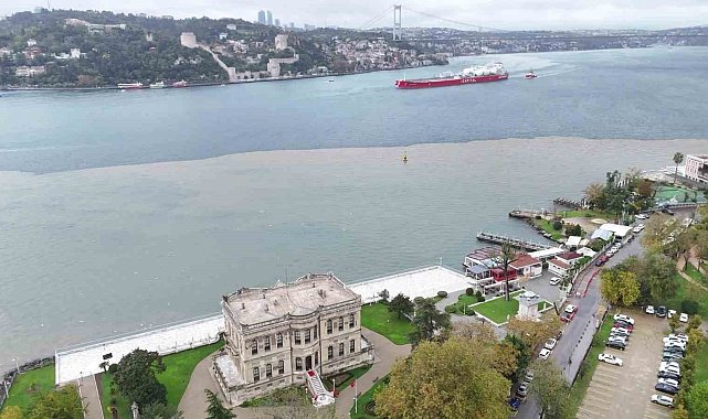 İstanbul Boğazı çamurla kaplandı