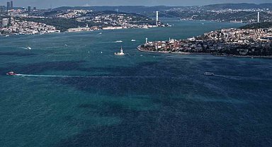 İstanbul Boğazı turkuaza büründü