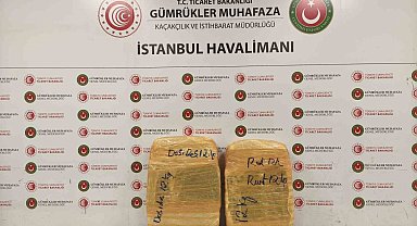 İstanbul Havalimanı'nda 25 kilo esrar ele geçirildi: 2 gözaltı