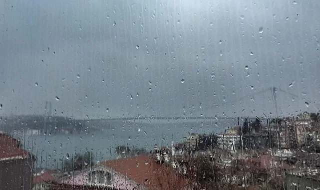 İstanbul için fırtına ve sağanak alarmı! Valilik uyardı