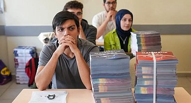 İstanbul Maltepe'de sınav yolculuğuna kitap desteği