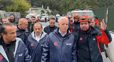 İstanbul Valisi Davut Gül: "Yaklaşık 2 bin 500 civarında hemşehrimiz kurtarıldı"
