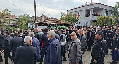 İstanbul'da iş kazasında ölen genç, Samsun'da toprağa verildi