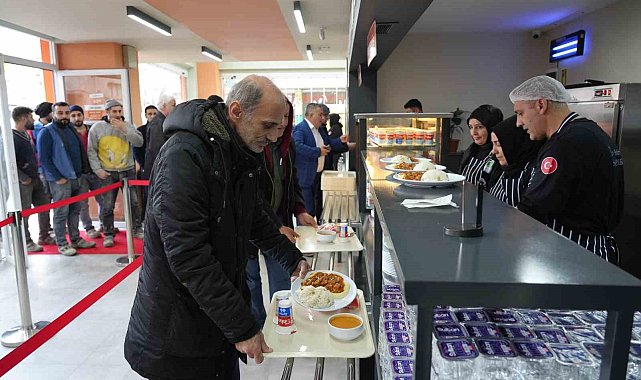 İstanbul'da örnek sosyal belediyecilik modeli: Ekmek 10 tl, yemek 55 tl, 20 bin emekliye 250 milyon TL destek