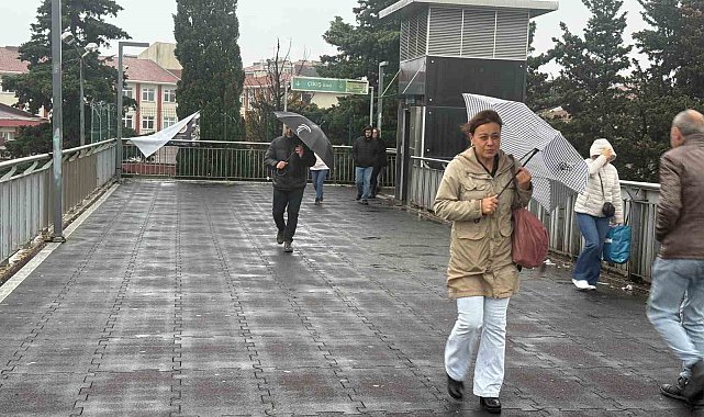 İstanbul'da trafik yoğunluğu oluştu, işe gitmek isteyen vatandaşlar zor anlar yaşadı