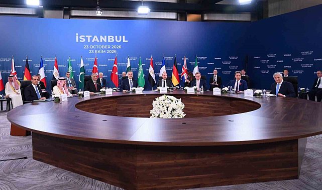 İstanbul'daki R4+E3 toplantısı öncesinde aile fotoğrafı