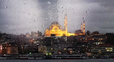 İstanbul'da eğitime 1 gün ara verildi! Motosikletlerin trafiğe çıkışı yasaklandı