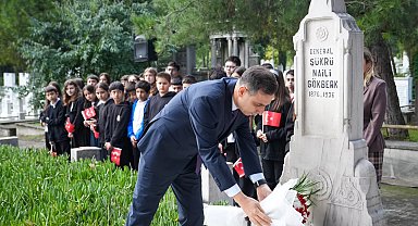 İstanbul'un kurtuluşunun 103. yılında Şükrü Naili Gökberk Paşa kabri başında anıldı