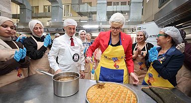İsveç Büyükelçisi, Şahinbey Belediyesi aşevinde baklava açtı